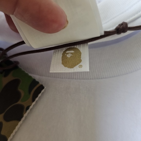 A Bathing Ape Men's White Graphic Logo T-Shirt Crew Neck Size L - Picture 7 of 10